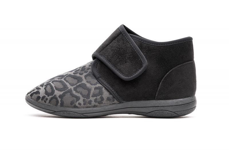 Foto van Geneve Black Panter