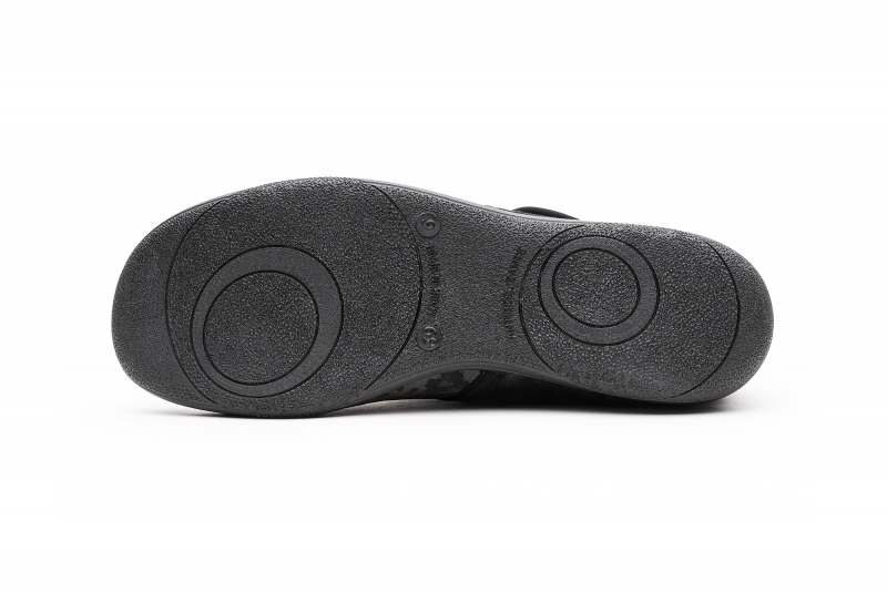 Foto van Geneve Black Panter