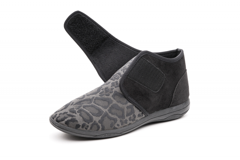 Foto van Geneve Black Panter